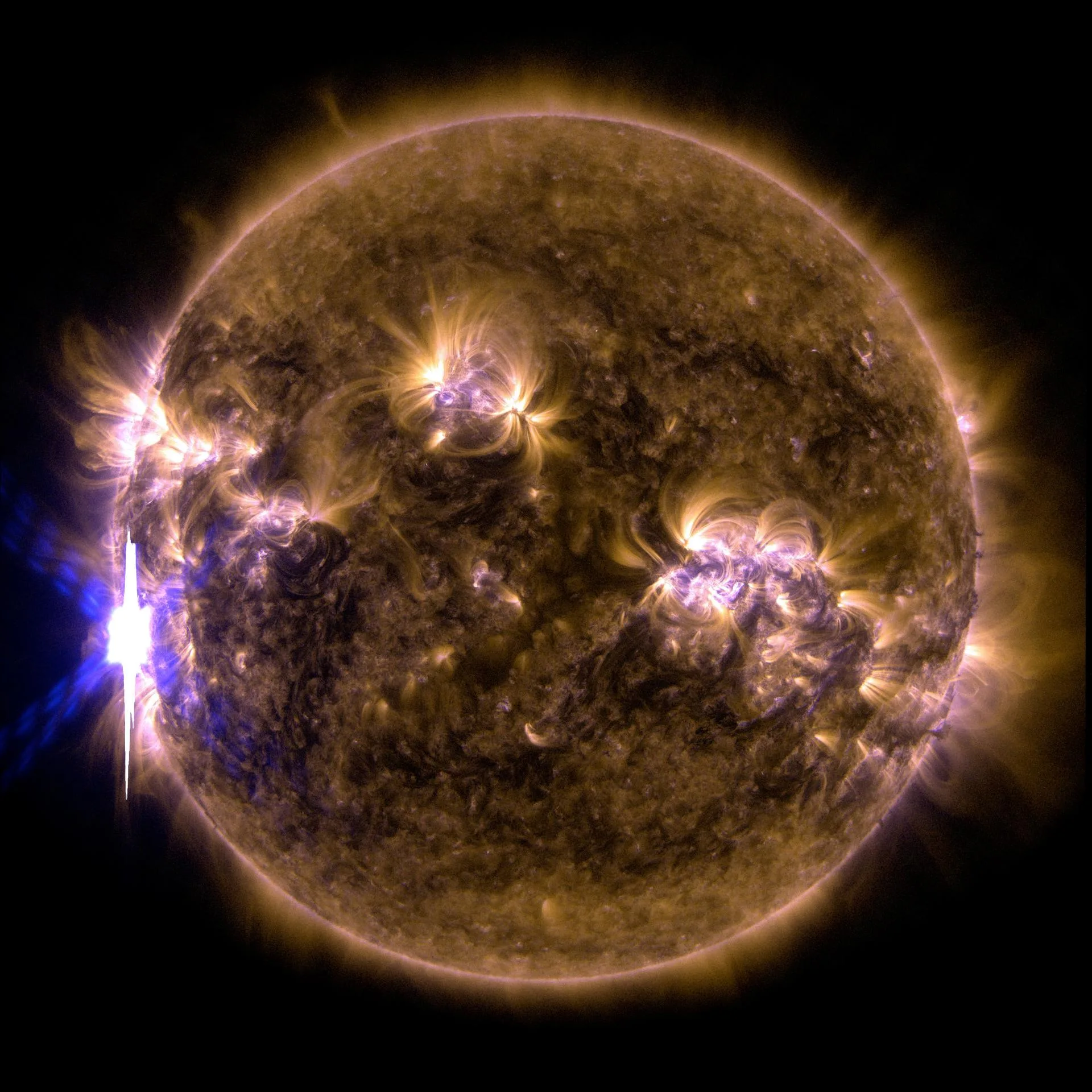 NASA'nın Güneş Dinamikleri Gözlemevi'nin (SDO) 24 Şubat 2014'te görüntülediği X sınıfı güneş patlaması