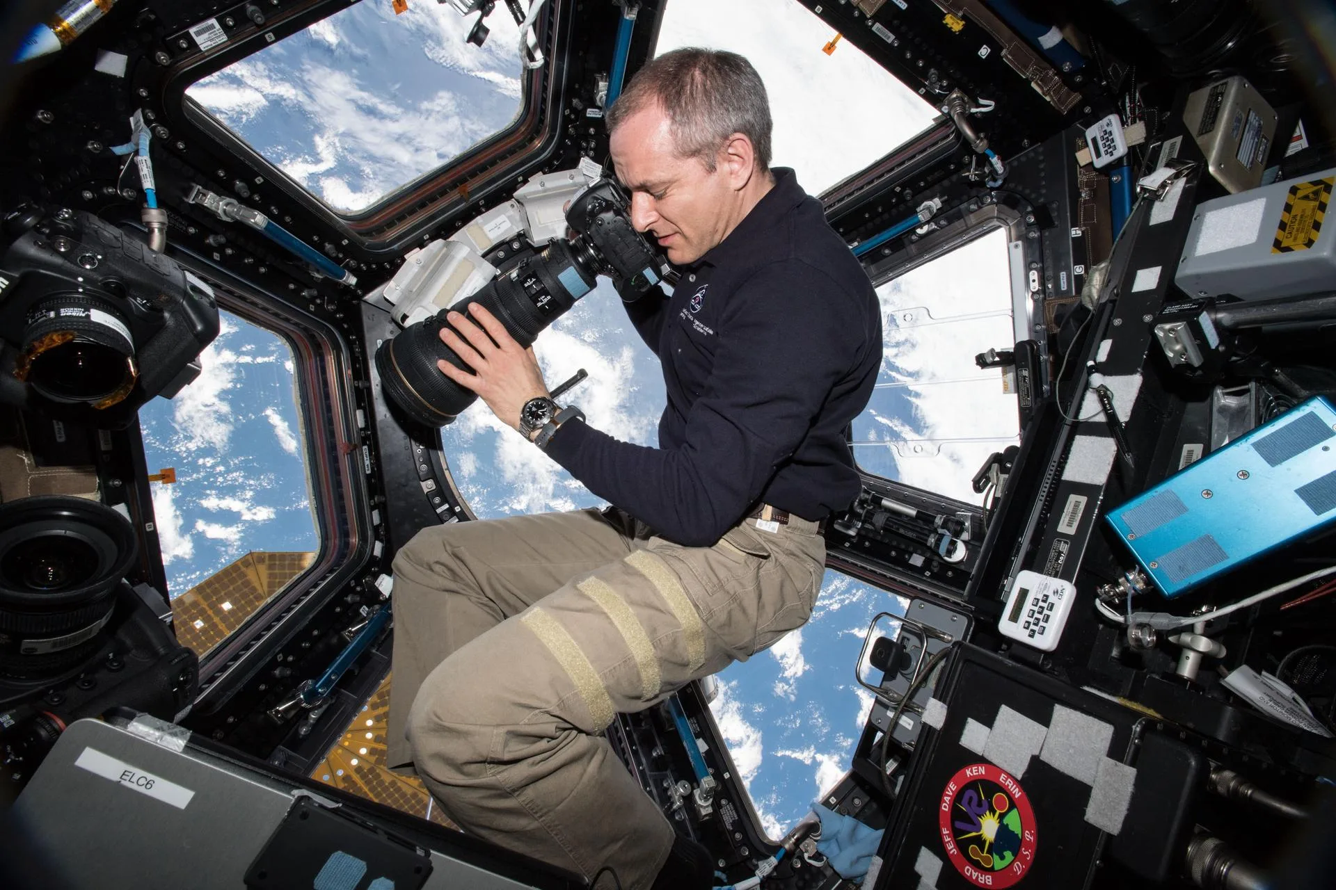 Kanada Uzay Ajansı astronotu David Saint-Jacques, ISS'in yedi pencereli Cupola modülünden Dünya'yı fotoğraflıyor (15 Ocak 2019)