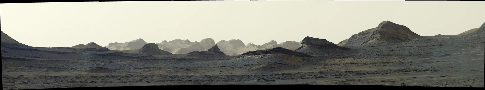 NASA'nın Curiosity Gezgini Mars'ta Büyüleyici Bir Şafak Yakaladı
