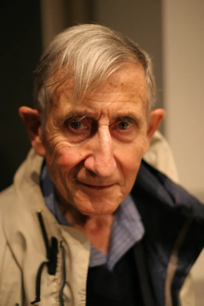 Freeman Dyson (1923-2020). 1960'ta yazdığı kısa makale, Dünya dışı uygarlık aramalarına bütünüyle yeni bir yöntem kazandırdı.
