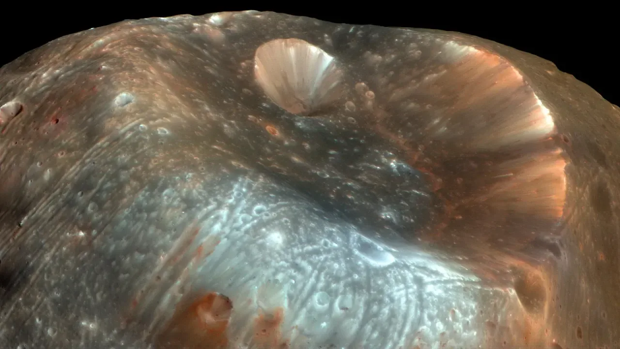 Phobos'un içini Stickney Krateri ele verebilir: kökeni çözecek kütle haritası