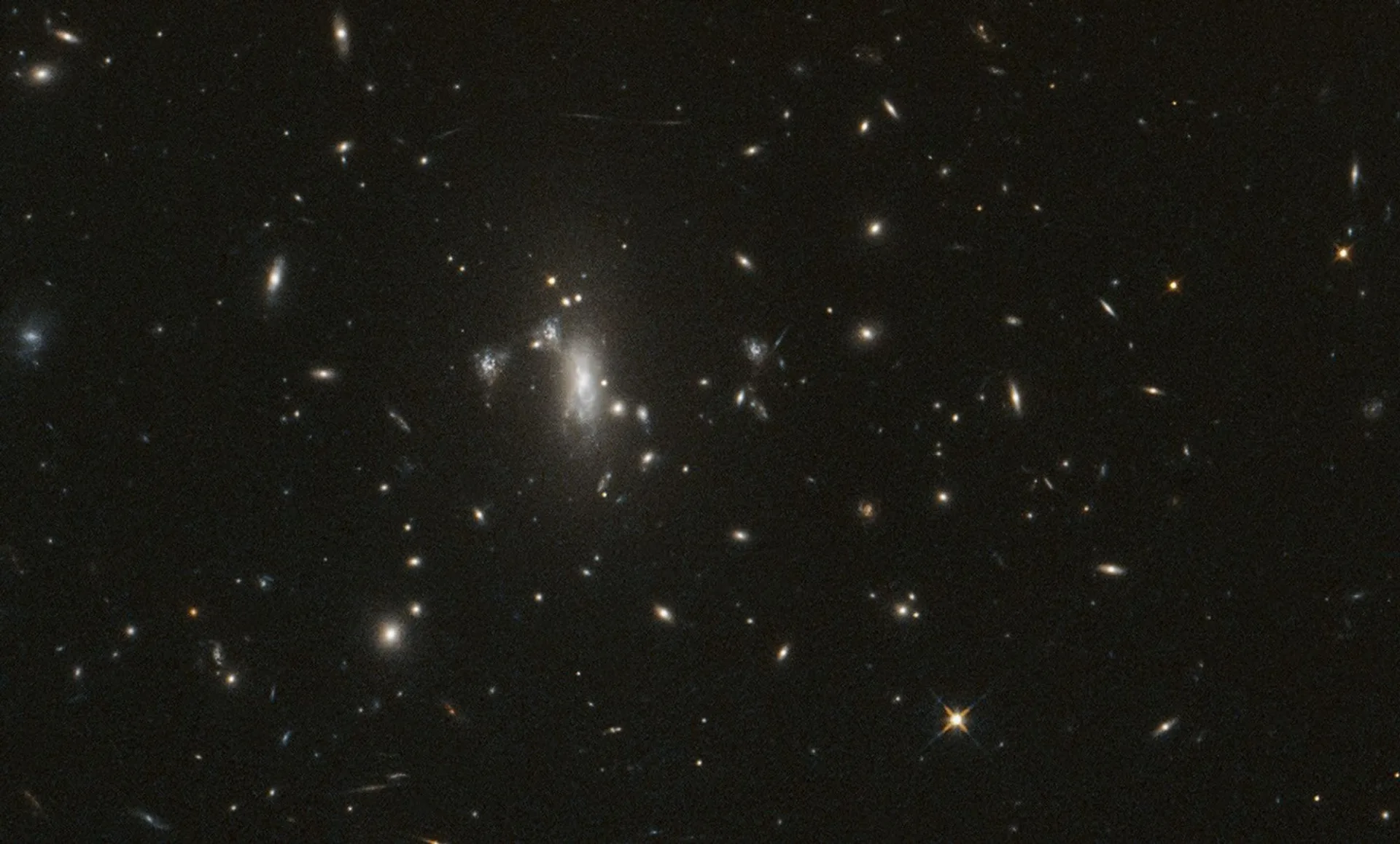 Hubble 200 bininci turunu Athena süpernovasını bekleyerek tamamladı