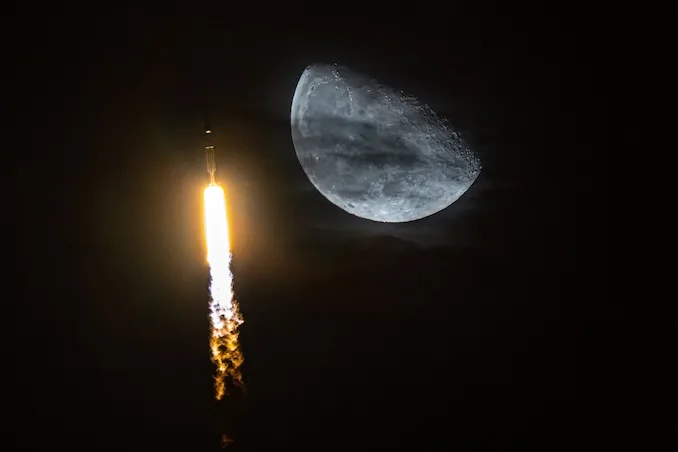 Falcon Heavy ilk kez ABD'nin casus uydu kurumu NRO için uçtu