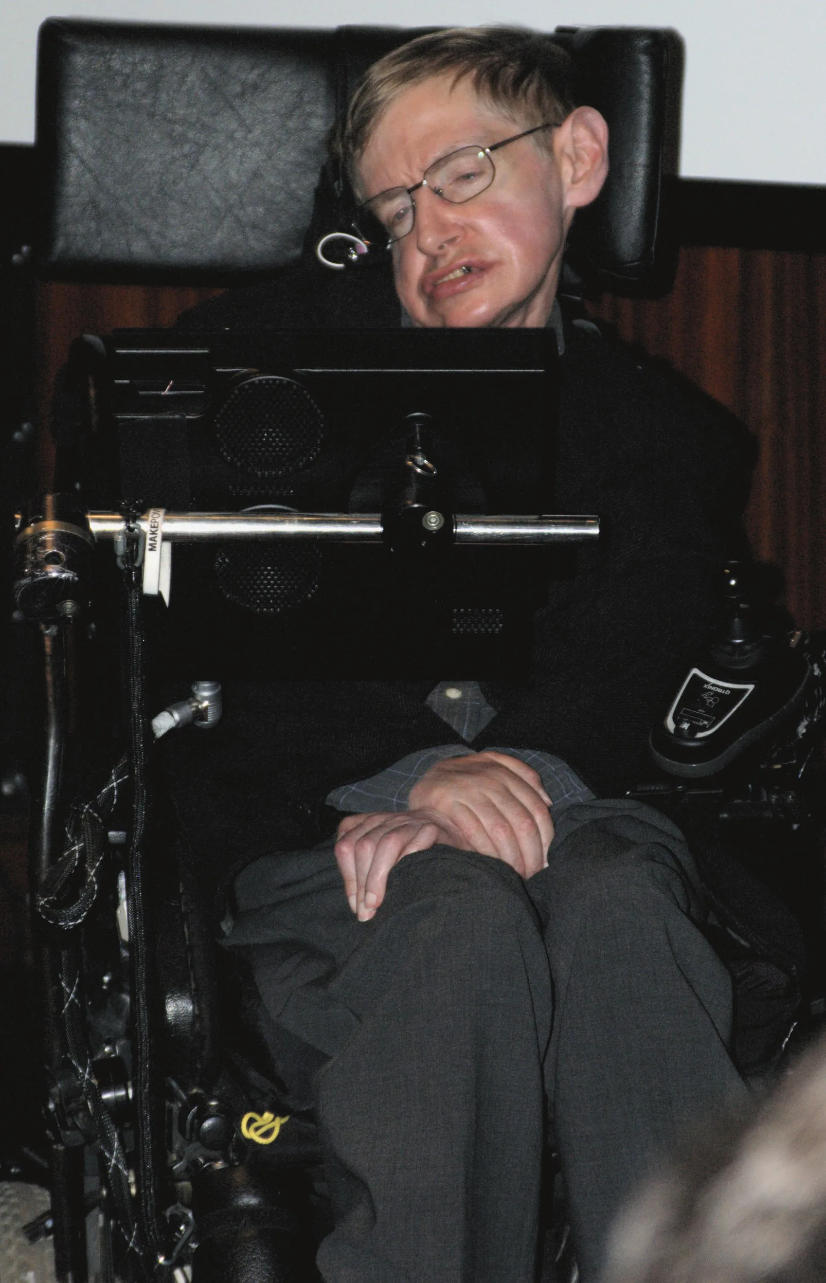 Stephen Hawking, 2006'da Paris'te bir basın toplantısında.