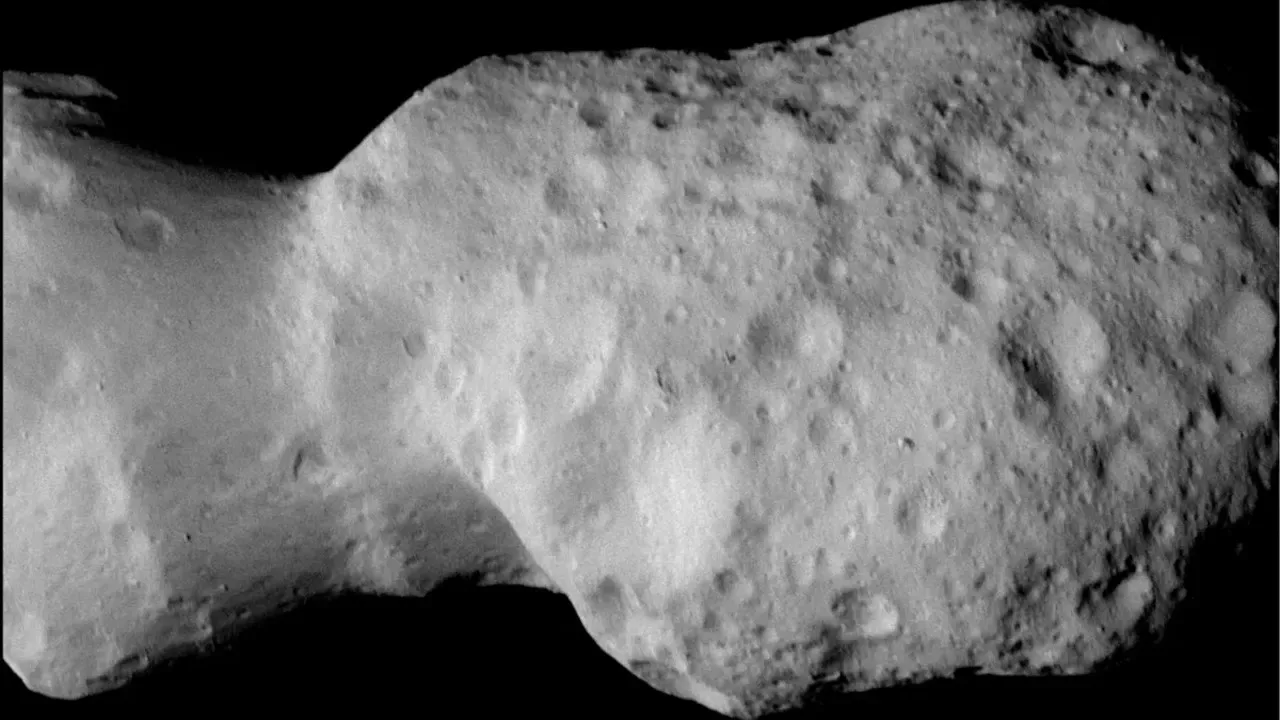 Lucy'nin ilk sınavı: Donaldjohanson yalpalayan, fıstık biçimli genç bir asteroit