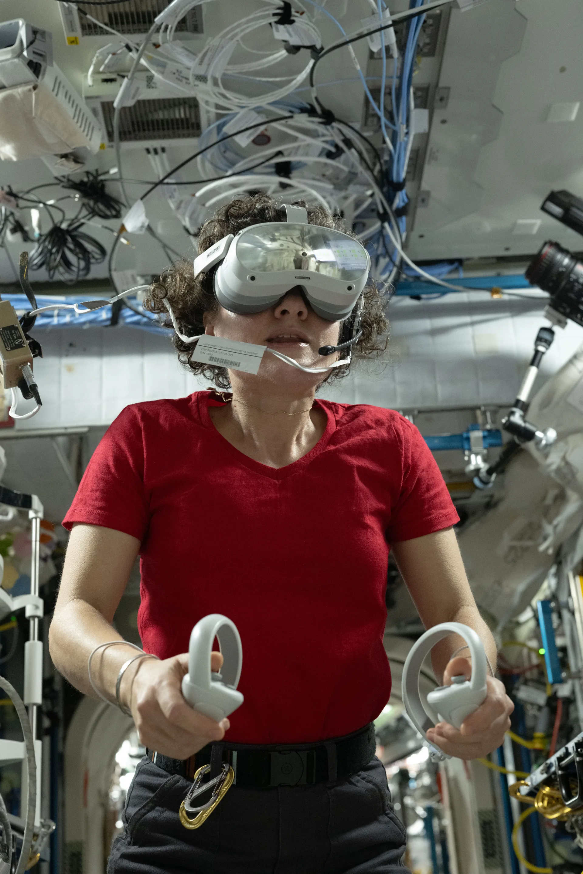 ISS'de astronotların görmesi sanal gerçeklik gözlüğüyle ölçülüyor