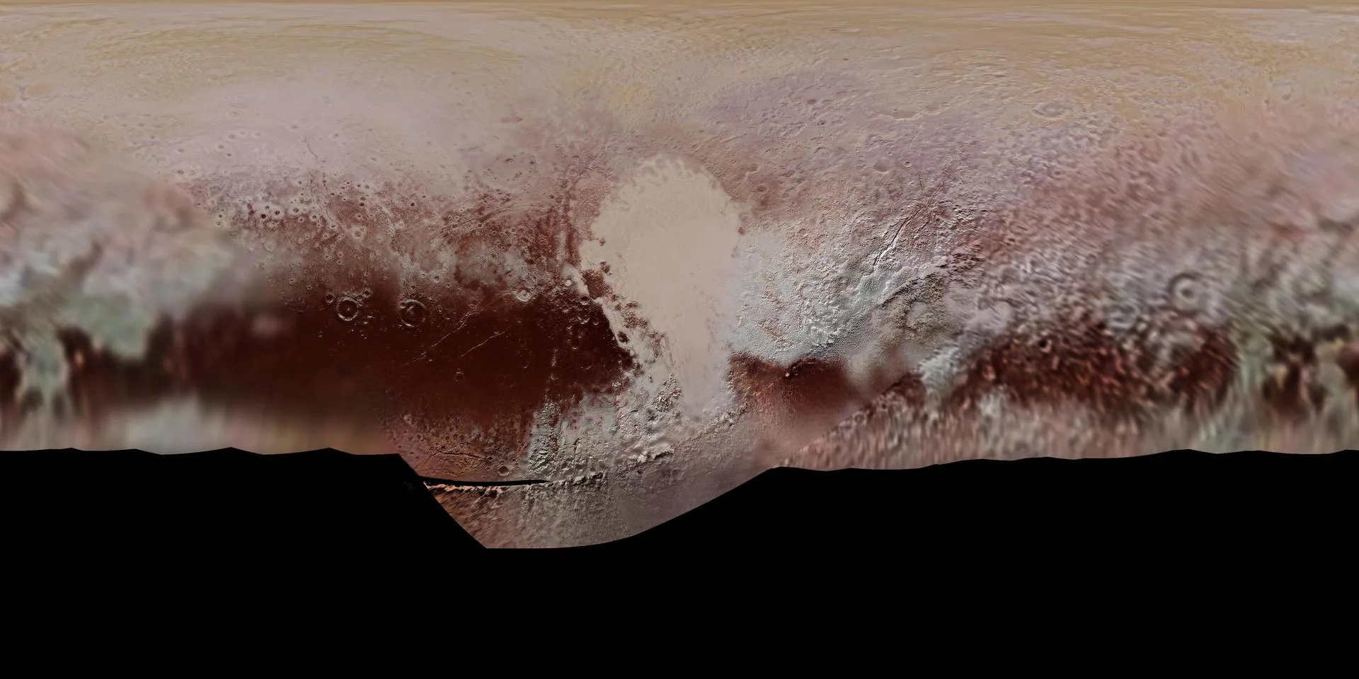 New Horizons verilerinden hazırlanan Plüton renk haritası; ortada "kalbin" sol yarısını oluşturan Sputnik Planitia buzulu, altta koyu kırmızı bölgeler