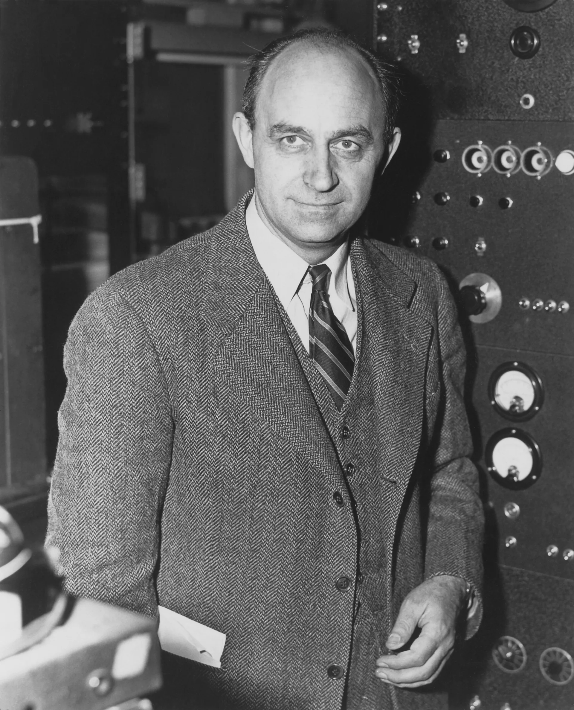 Enrico Fermi, 1940'larda. Paradoksa adını veren soruyu 1950'de bir öğle yemeği sohbetinde sordu.